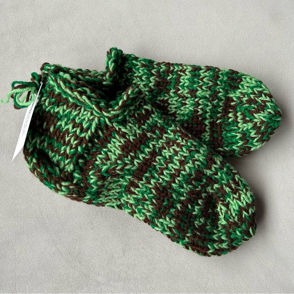 Hand Knit Slippers 🇨🇦 ~ Men’s Size 10/11 ~ Shop Local ~ Brand New!